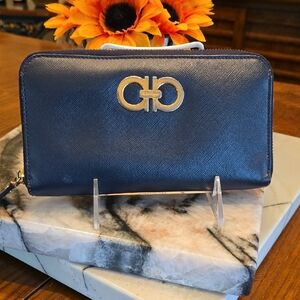 Ferragamo Safiano Leather Zip Around Long Wallet Navy Gold HW EUC